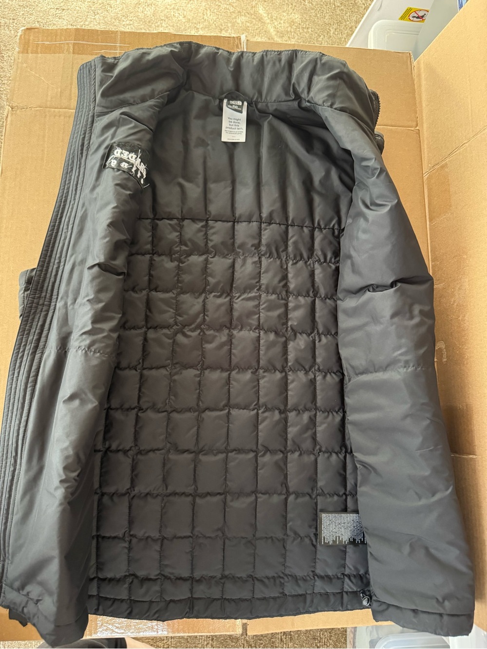 The North Face Men’s M ThermoBall Eco Vest Full Zip Puffer Black Logo - Picture 13 of 15